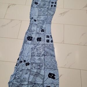 ⭐️ womens blue University of North Carolina Tar Heels patterned thin scarf
